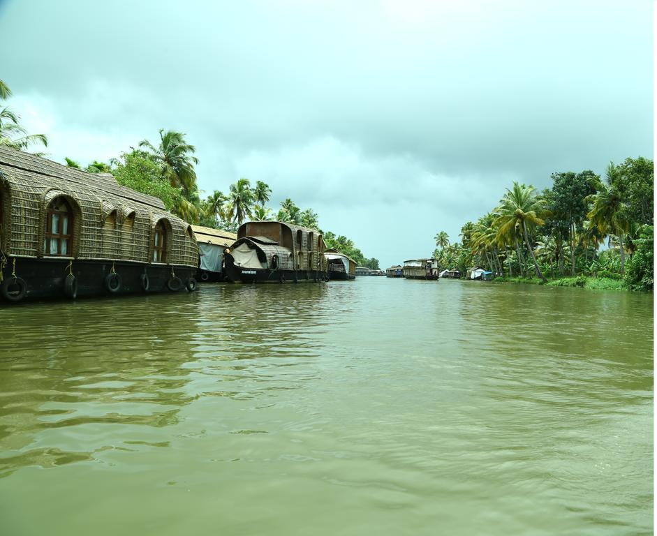 Alapatt Homestay Alappuzha Exteriör bild